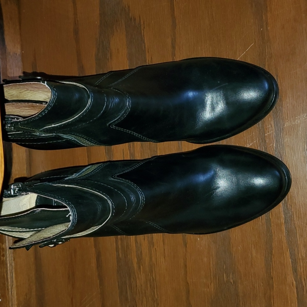 frye black riding boots